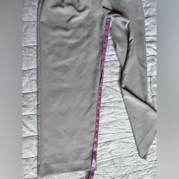 Abercrombie & Fitch Light Taupe Sloane Tailored Wide Leg Pant - 28/6 Short - Picture 4 of 11